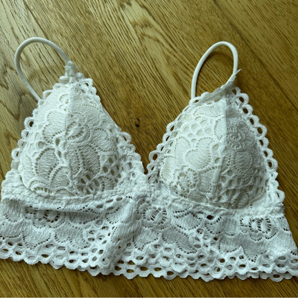 WHITE LACE BRALETTE - XS